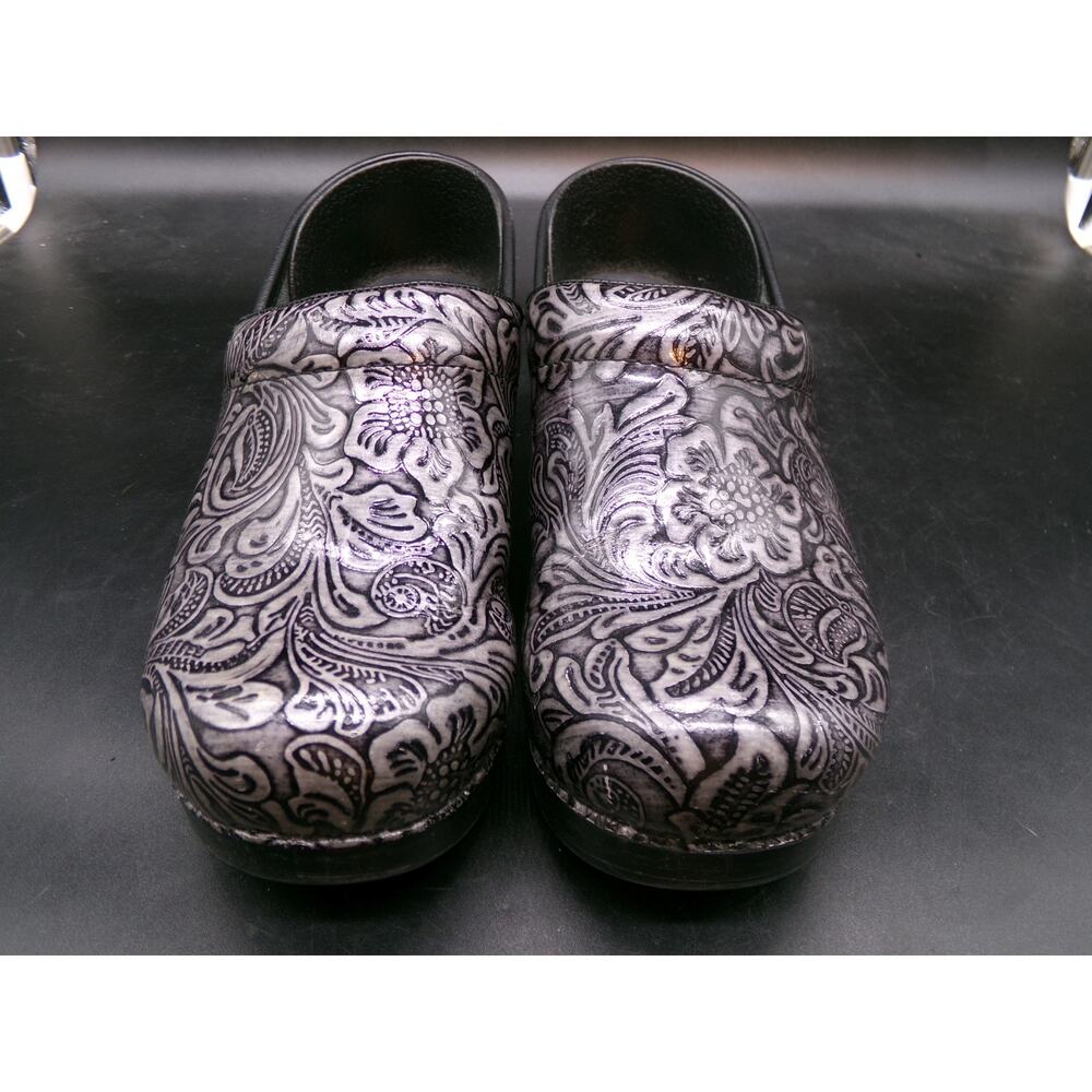 Dansko Clogs Women’s Black Floral Tooled Embossed Leather Size EU 36 - Picture 4 of 7